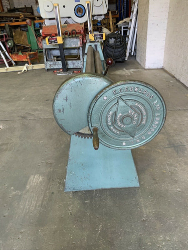 Edwards Manual Pyramid Bending Slip Rolls, photo 3