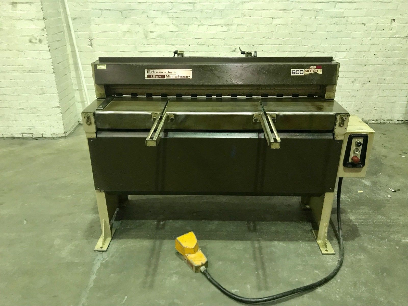 Edwards Minishear Mechanical Guillotine