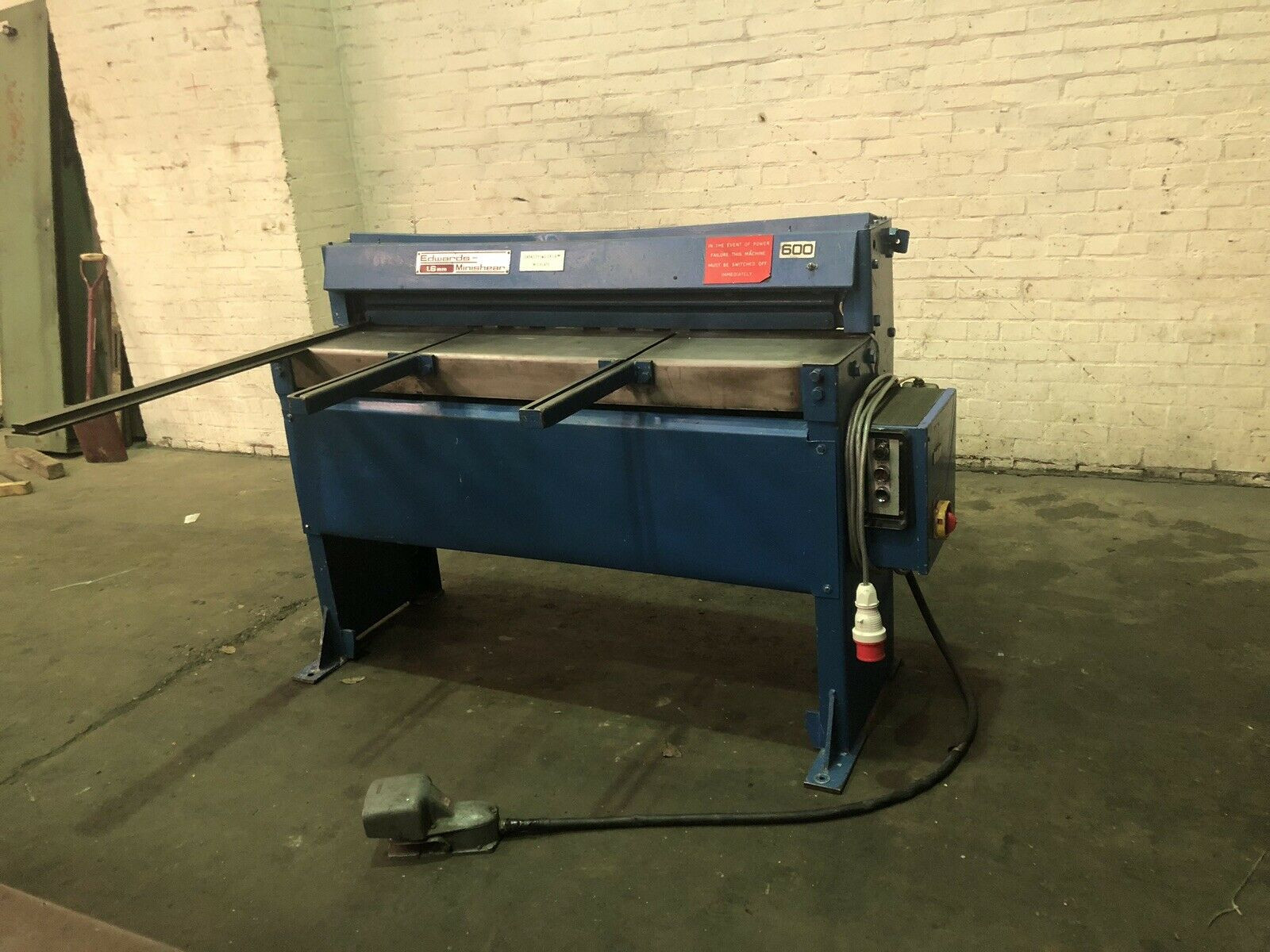 Edwards Minishear Powered Guillotine. Capacity