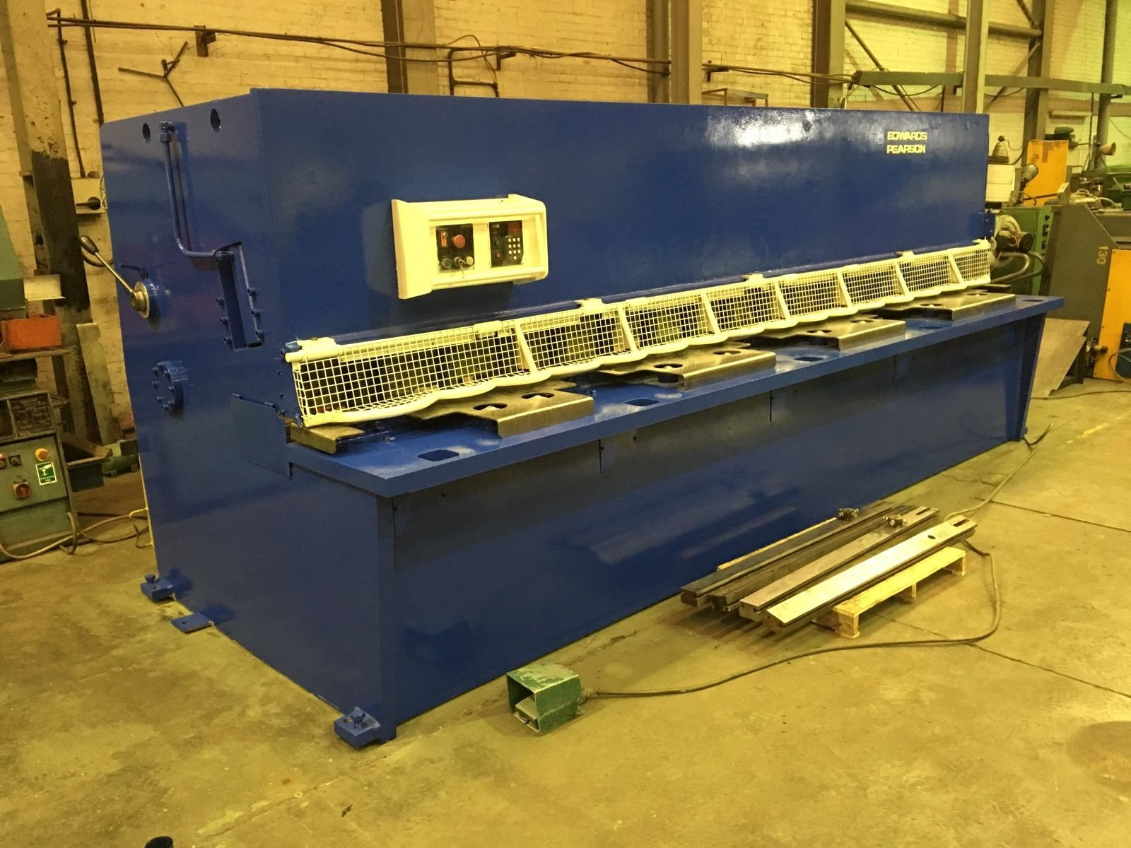 Edwards Pearson Hydraulic Shear 4m x 6mm