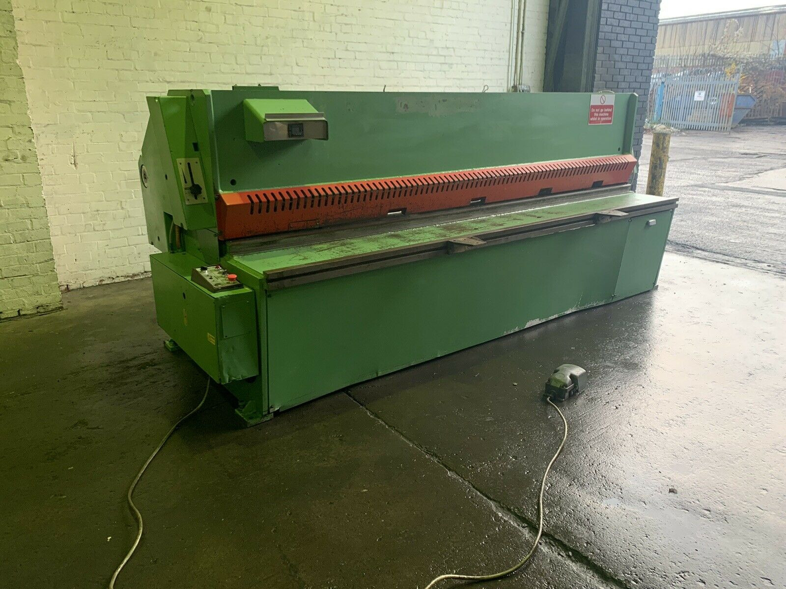 Edwards Pearson 3m Hydraulic Sheet Metal Guillotine