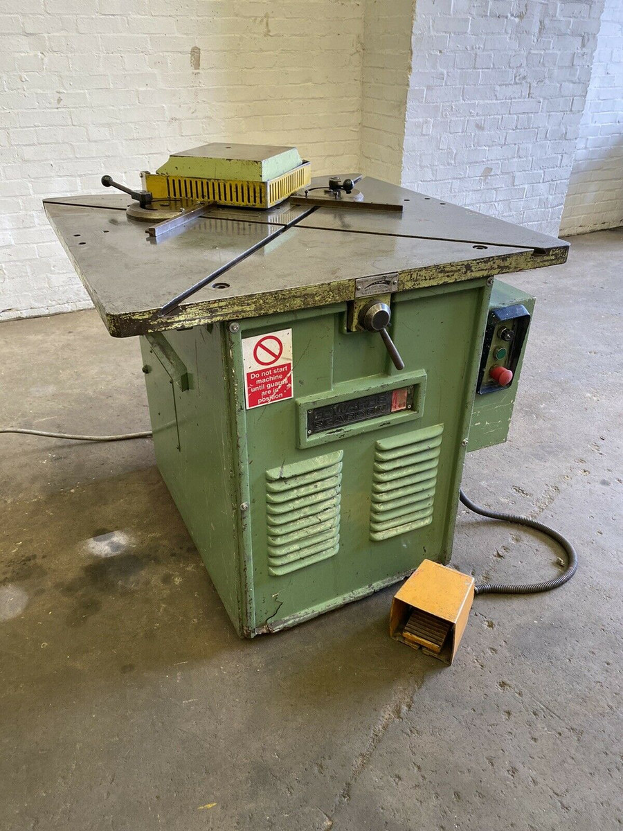 Edwards Pearson Hydraulic Corner Notcher