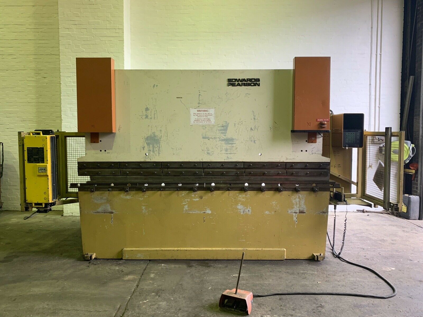Edwards Pearson SE - 100/3100 CNC Press Brake