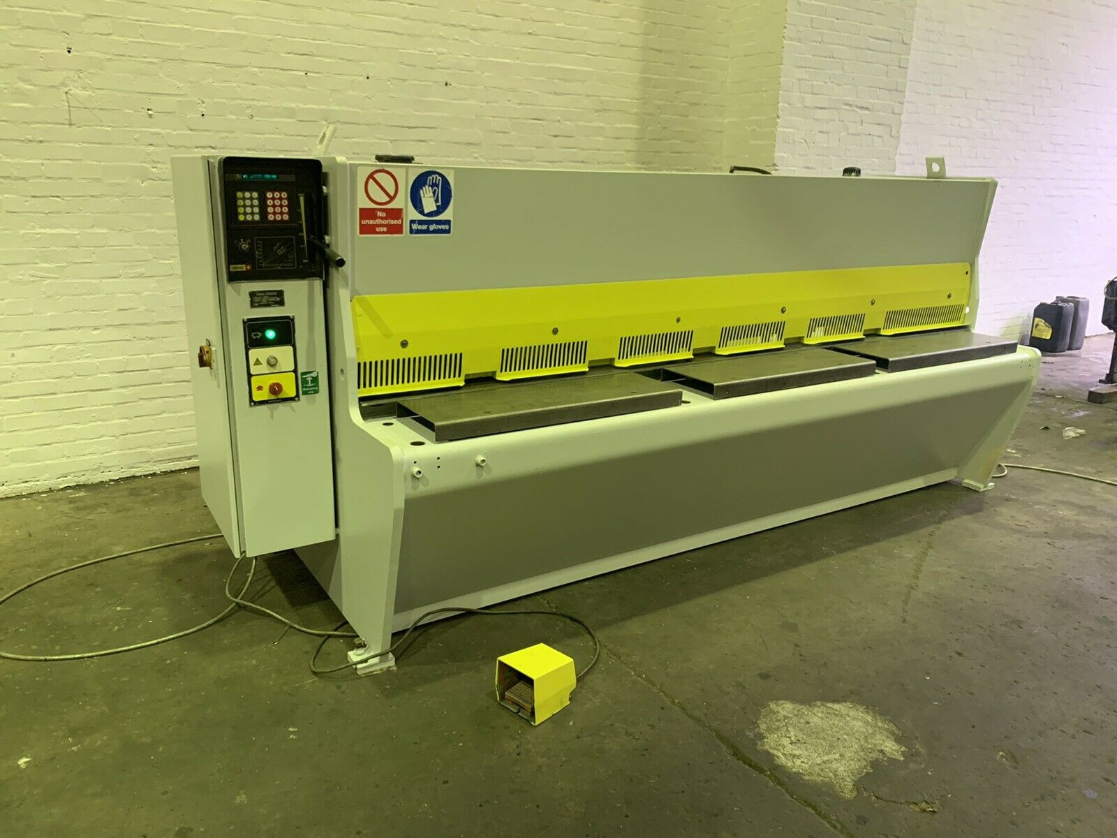 Edwards Pearson VE Shear Hydraulic Sheet Metal Guillotine