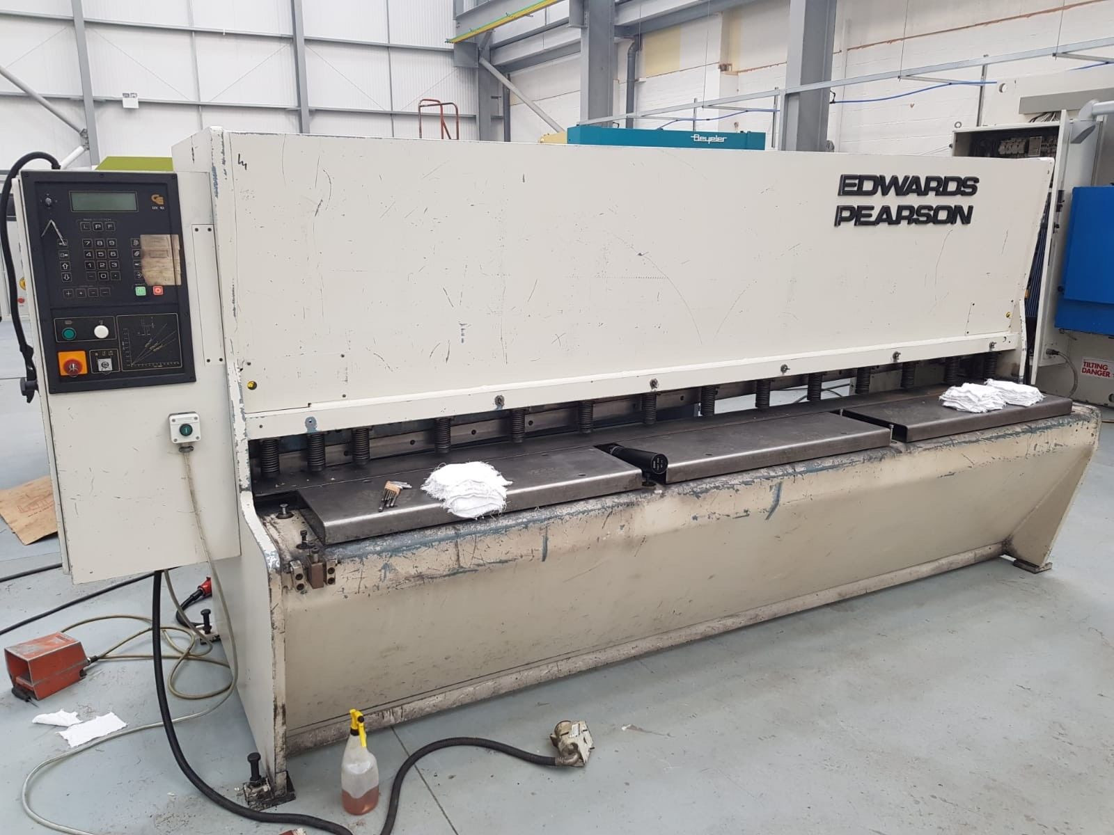 Edwards Pearson VR 6.5 x 3070 Hydraulic Guillotine