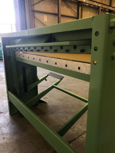 Edwards Sheet Metal Treadle Guillotine, photo 4
