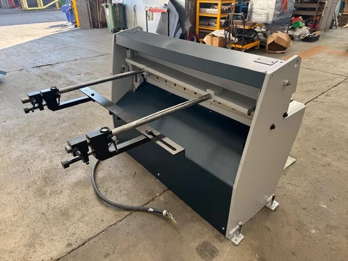 Edwards Truecut DD 1250 Mechanical Guillotine, photo 3