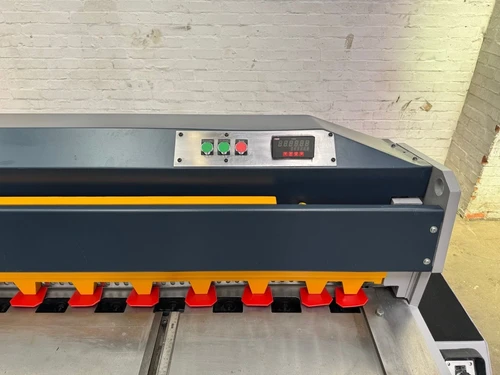 Edwards Truecut DD 2.5m Mechanical Guillotine, photo 7