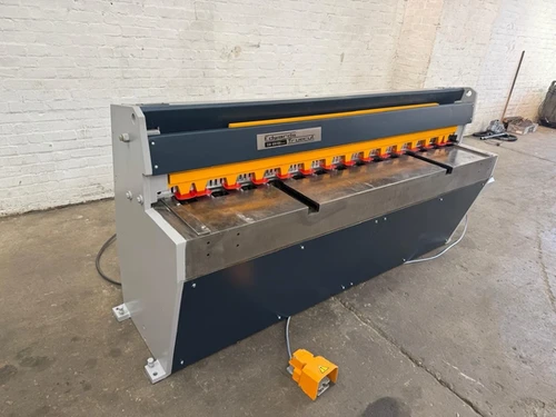 Edwards Truecut DD 2m Mechanical Guillotine, photo 5