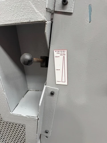 Edwards Truecut DD 3m Mechanical Guillotine, photo 2