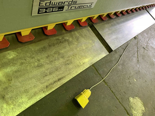 Edwards Truecut DD 3m Sheet Metal Guillotine, photo 5