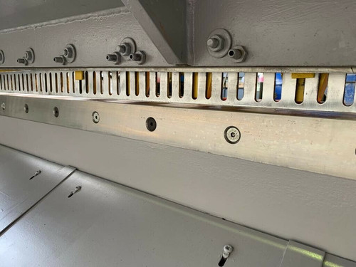 Edwards Truecut DD Mechanical Guillotine, photo 2