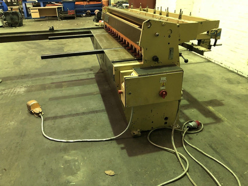 Edwards Truecut DD Mechanical Guillotine, photo 5
