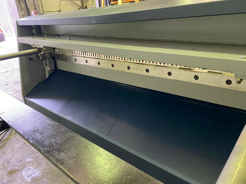 Edwards Truecut DD Sheet Metal Guillotine, photo 2