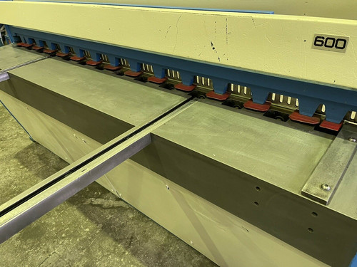 Edwards Truecut DD Sheet Metal Guillotine, photo 3