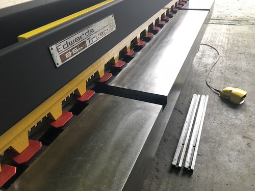 Edwards Truecut DD Sheet Metal Guillotine, photo 2