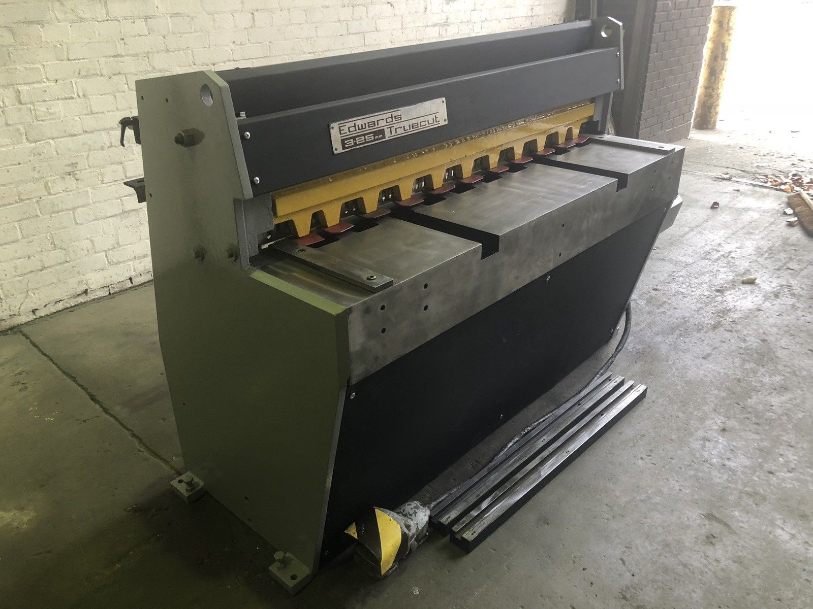 Edwards Truecut DD Sheet Metal Guillotine