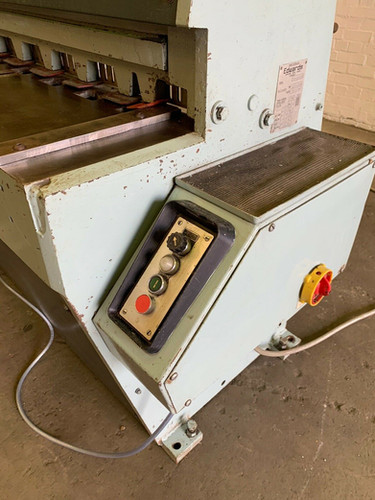 Edwards Truecut DD Sheet Metal Guillotine, photo 2