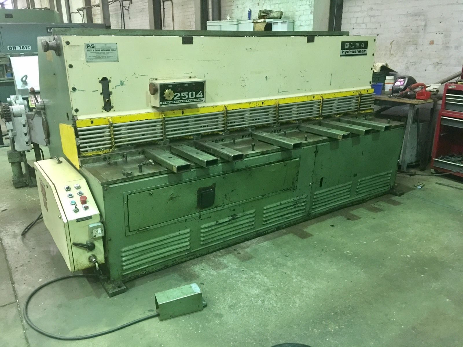 Elga Hydrashear model 2504 Hydraulic Shear