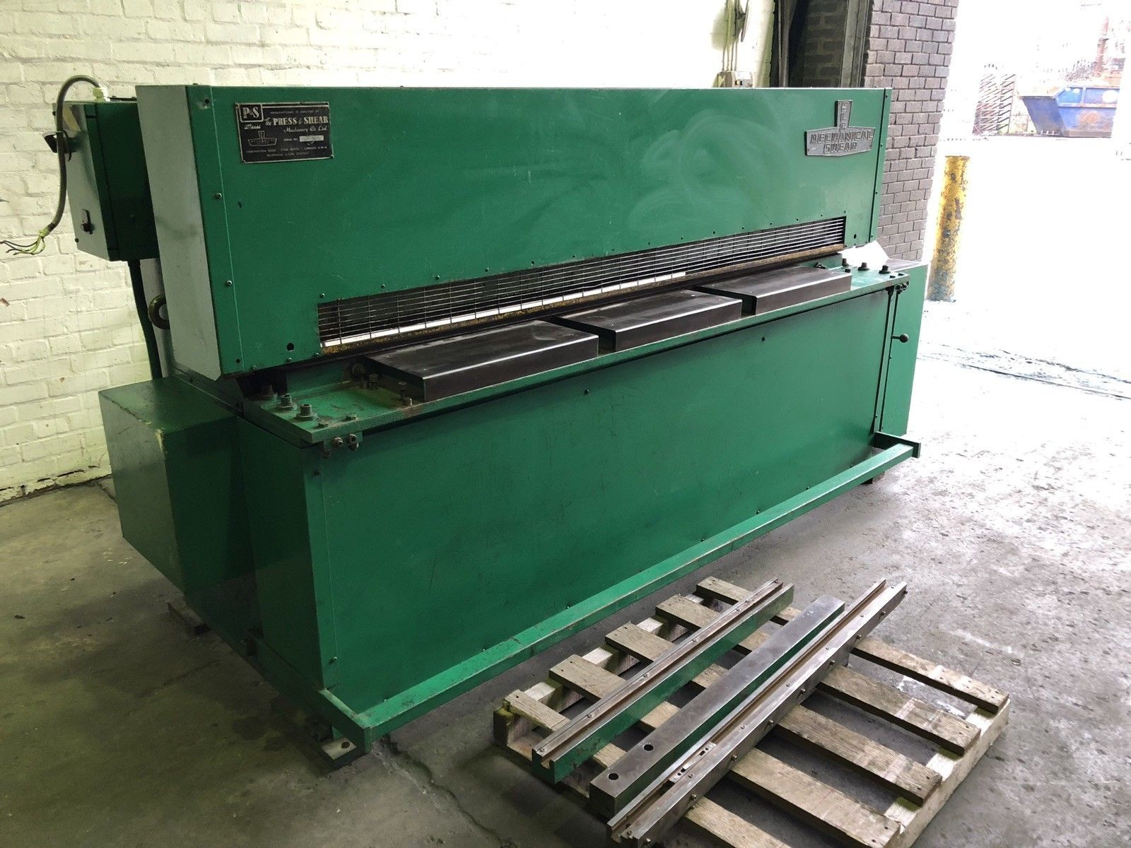 Elga Mechanical Guillotine 2050mm x 3mm