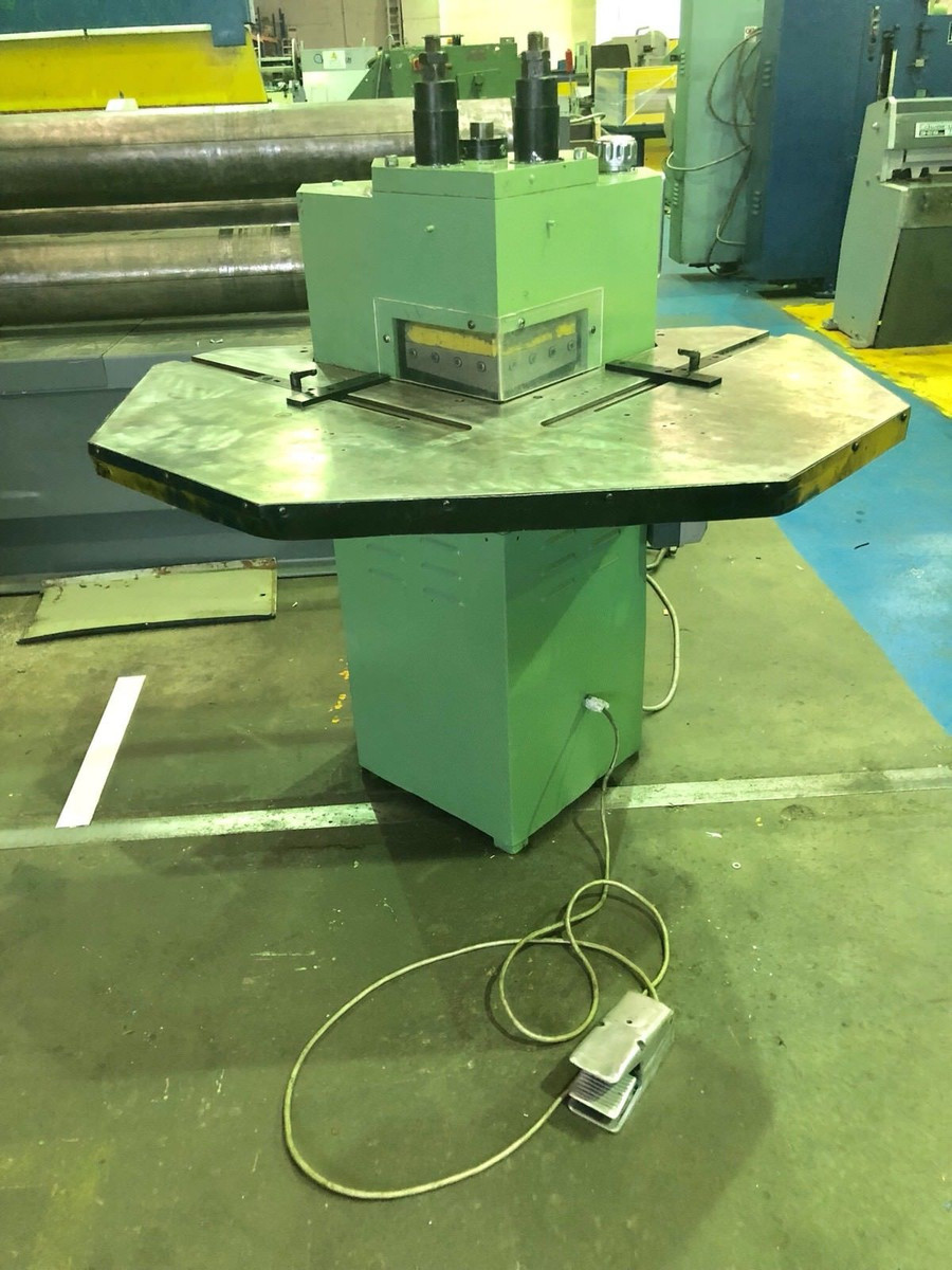 Femco Hydraulic Corner Notcher 200mm x 4mm