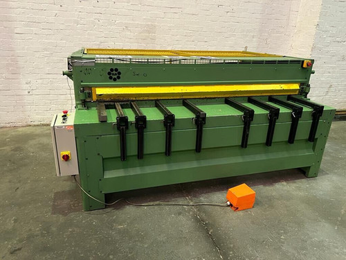 H M (Denmark) 2m Sheet Metal Guillotine, photo 2