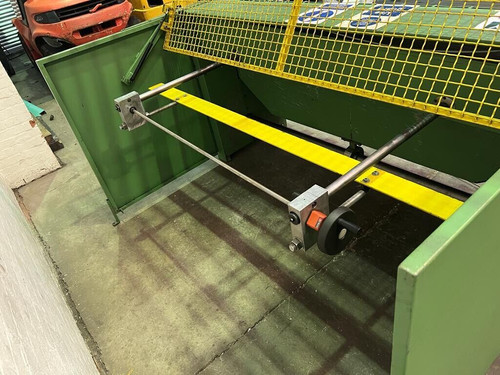 H M (Denmark) 2m Sheet Metal Guillotine, photo 4