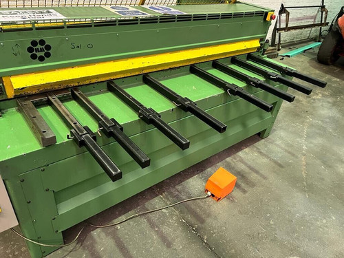 H M (Denmark) 2m Sheet Metal Guillotine, photo 5
