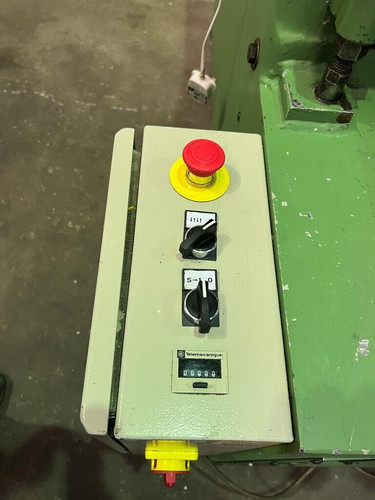 H M (Denmark) 2m Sheet Metal Guillotine, photo 8