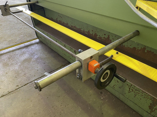 H M (Denmark) WKS 2500/30 Sheet Metal Guillotine, photo 5