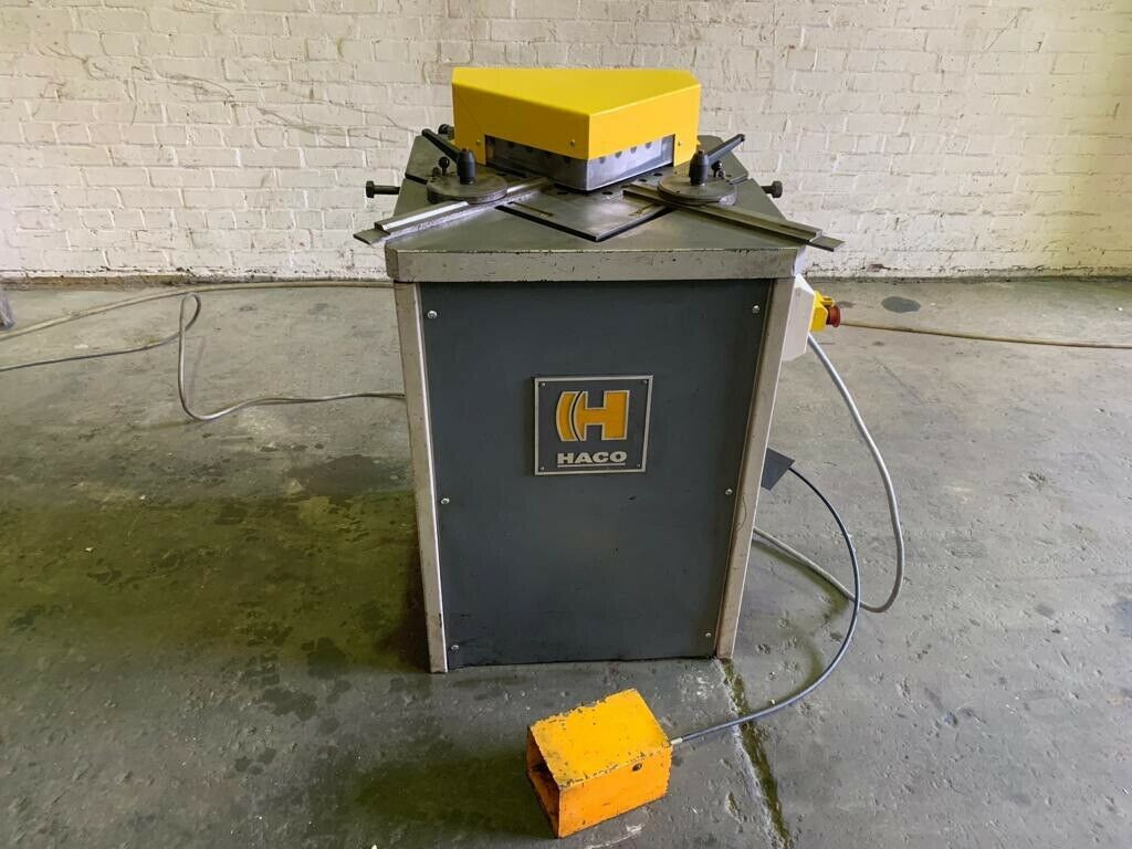 HACO Hydraulic Corner Notcher Capacity: 220mm x 4mm