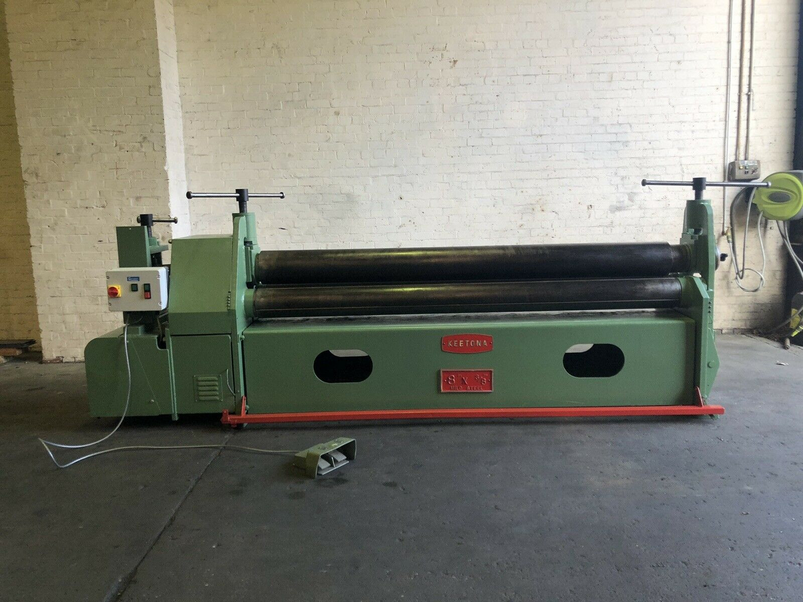 KEETONA 2.5m Powered Pyramid Bending Rolls