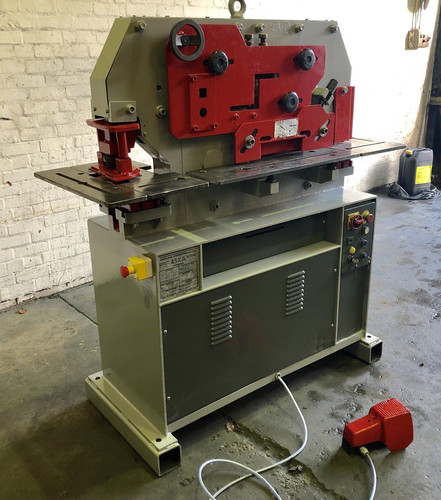 Kingsland 45XA Hydraulic Universal Iron Worker, photo 8