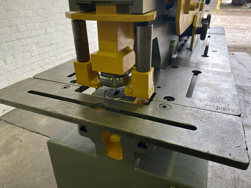 Kingsland 60XA Hydraulic Universal Ironworker, photo 4