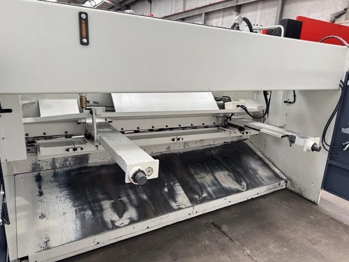 LVD CS 31-13 Hydraulic Shear, photo 4