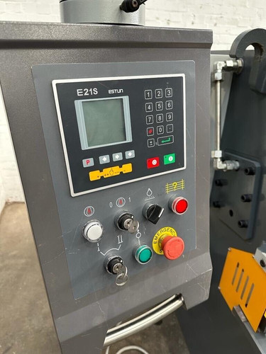 Mantech 2.5m Hydraulic Sheet Metal Guillotine, photo 8