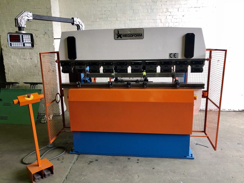 Megaform (Portugal) Hydraulic CNC Press Brake, photo 1