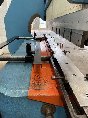 Megoform PB30100 Hydraulic Press Brake, photo 7