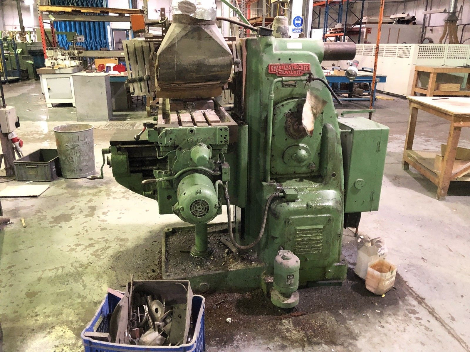 Milwaukee Kearney & Trecker Horizontal Milling Machine