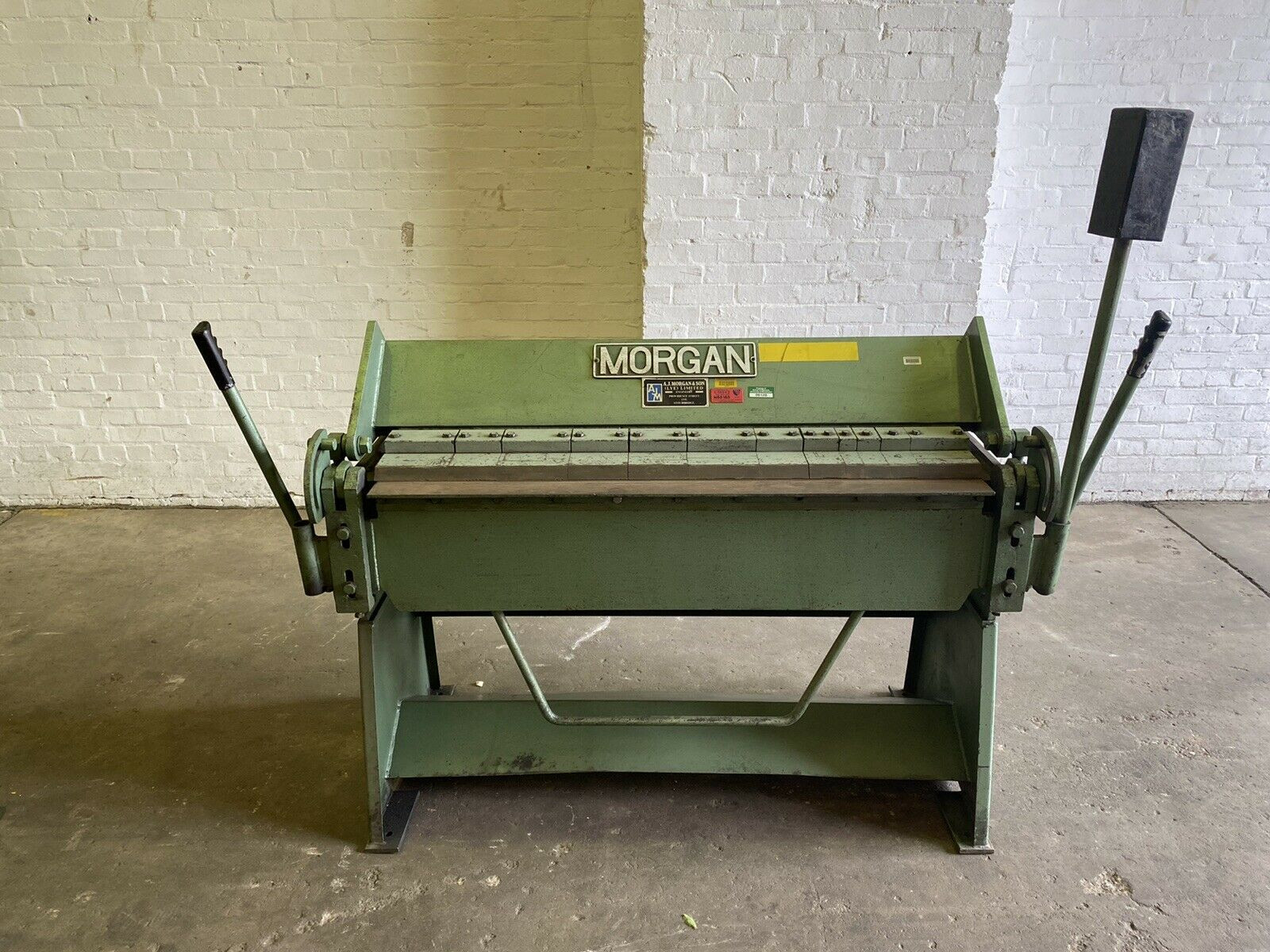 Morgan Box & Pan Folder