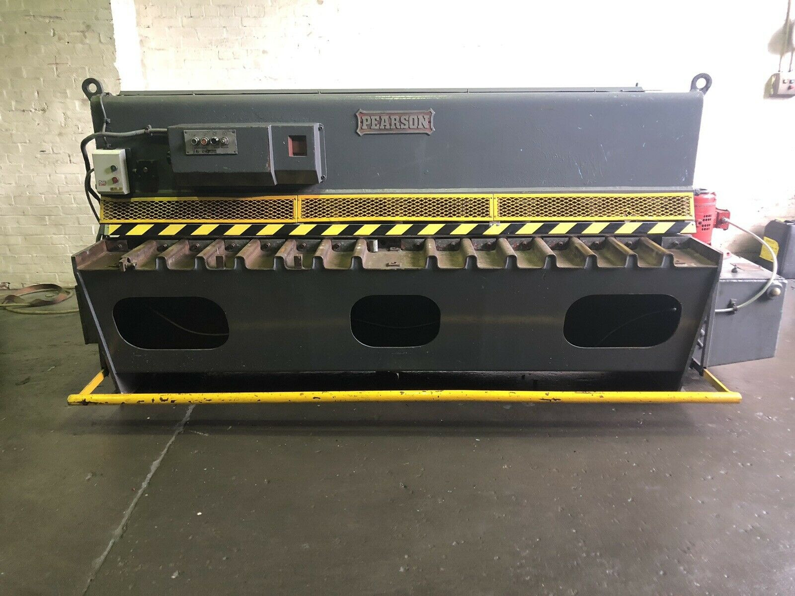 Pearson Hydraulic 2.5m Sheet Metal Guillotine