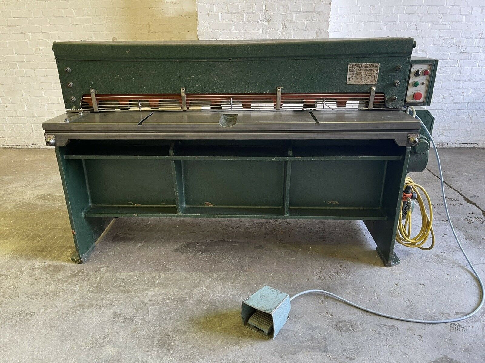 Press & Shear 1.5m Mechanical Sheet Metal Guillotine