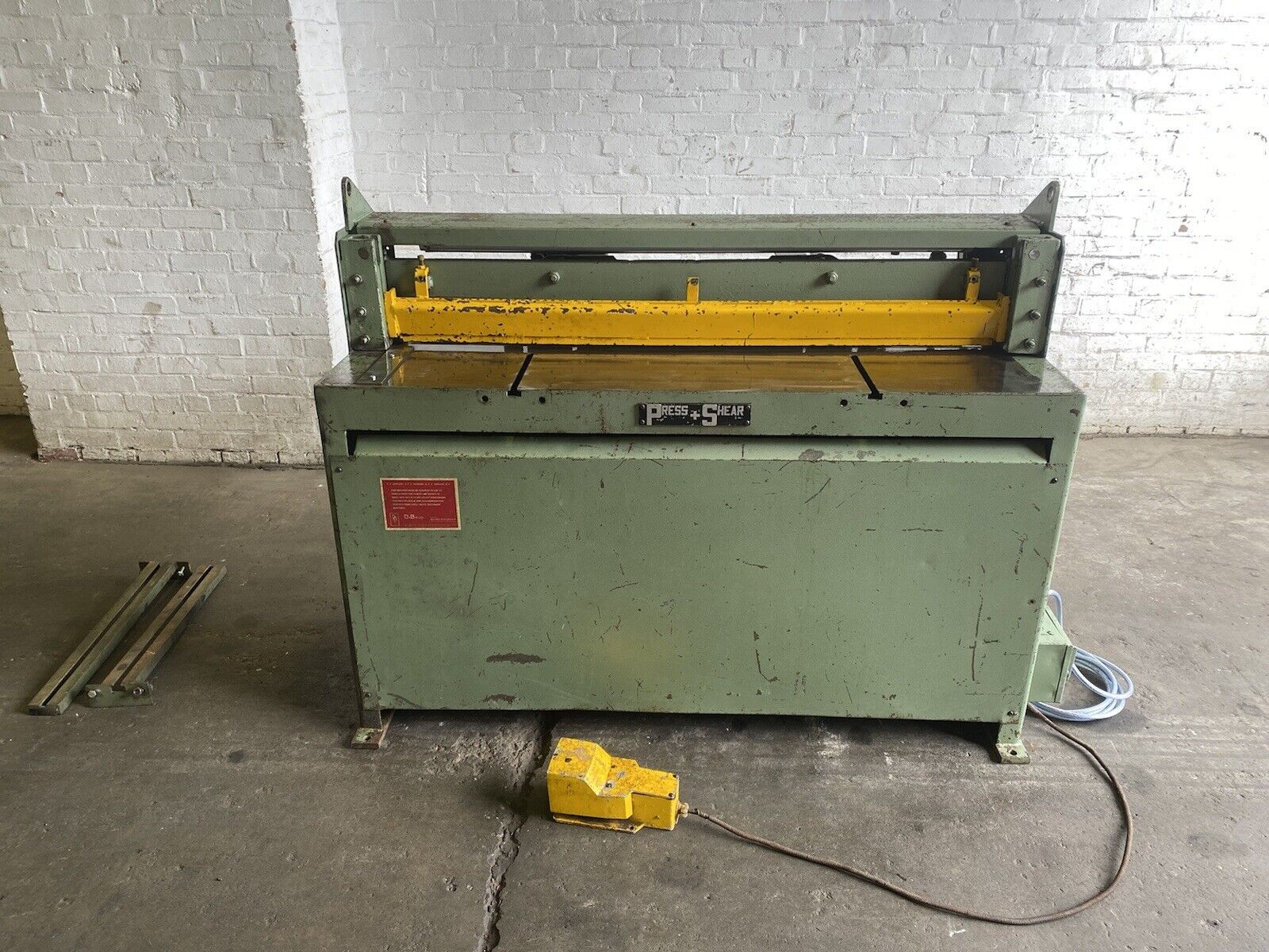 Press & Shear 1250mm Sheet Metal Guillotine