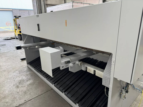 Press & Shear (DURMA) SHGM 3010 Hydraulic Sheet Metal Guillotine, photo 7