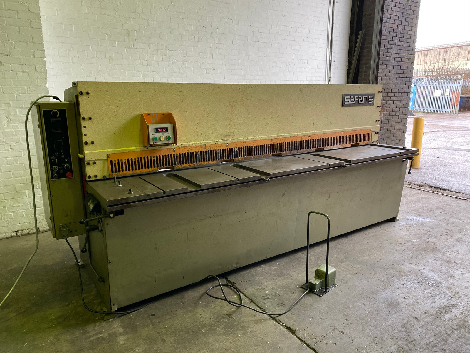Safan (Holland) VS 310-6 Sheet Metal Guillotine
