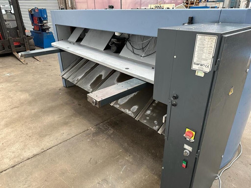 SAFAN HT 310-6 TS CNC Hydraulic Sheet Metal Guillotine, photo 4