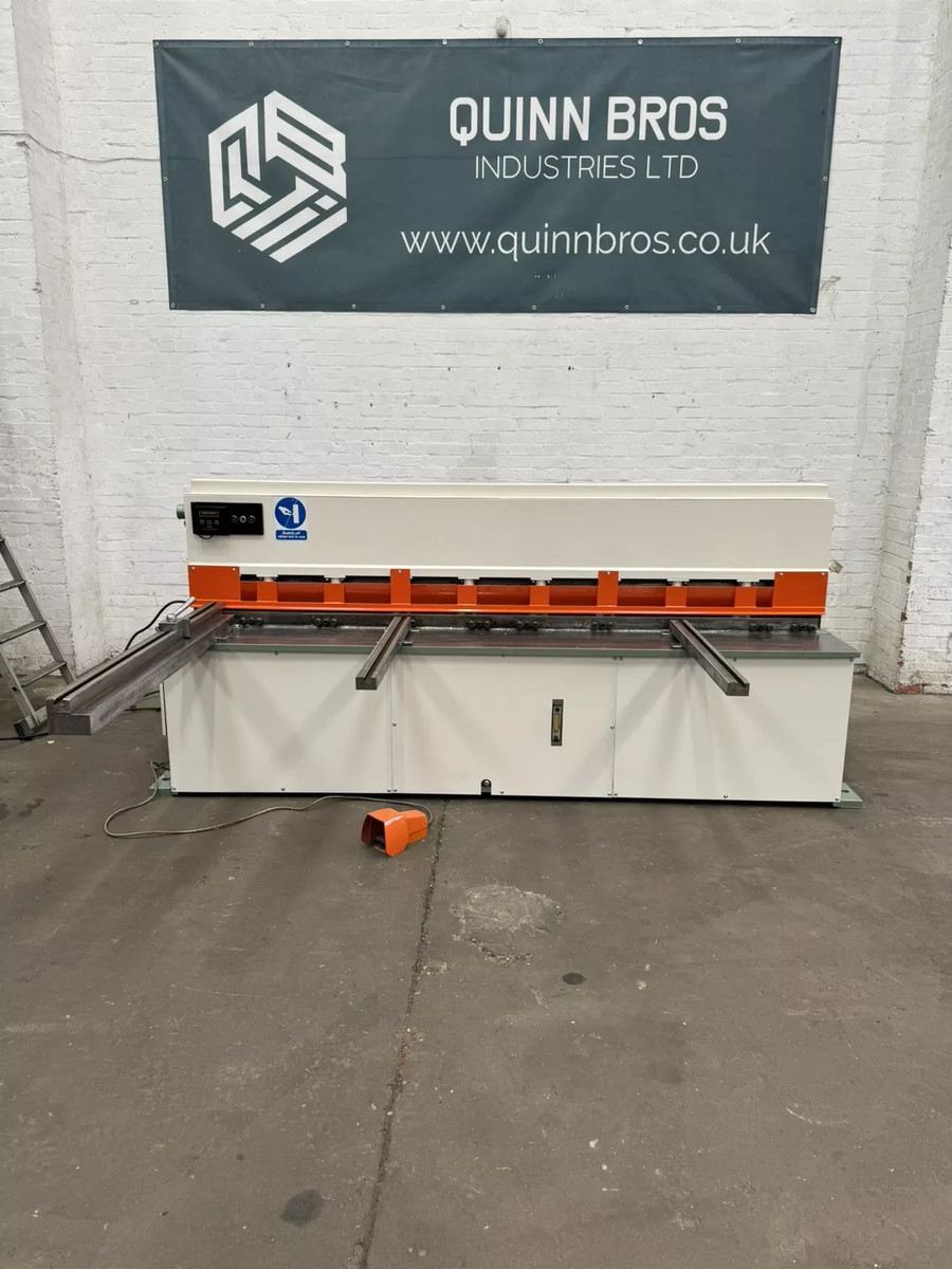 Triumph 2504 Hydraulic Sheet Metal Guillotine