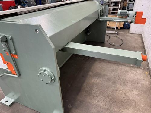 Triumph 2504 Hydraulic Sheet Metal Guillotine, photo 2