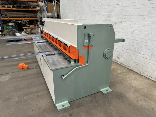 Triumph 2504 Hydraulic Sheet Metal Guillotine, photo 7