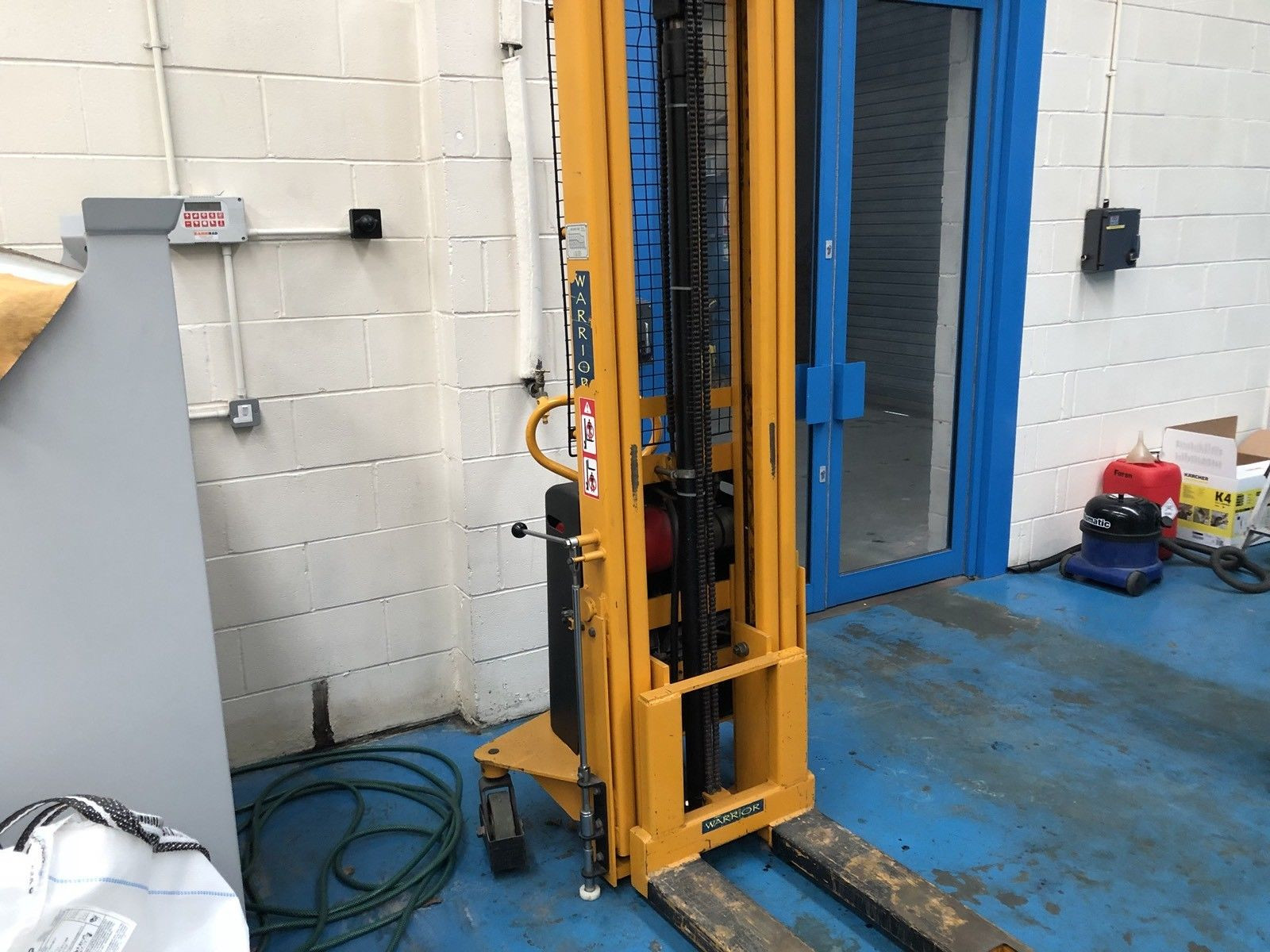 Warrior Semi Electric Stacker With Wrapover Forks